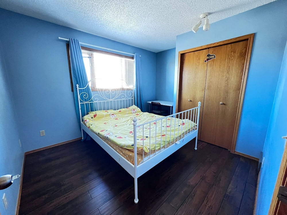 Calgary Hawkwood service resident view 3