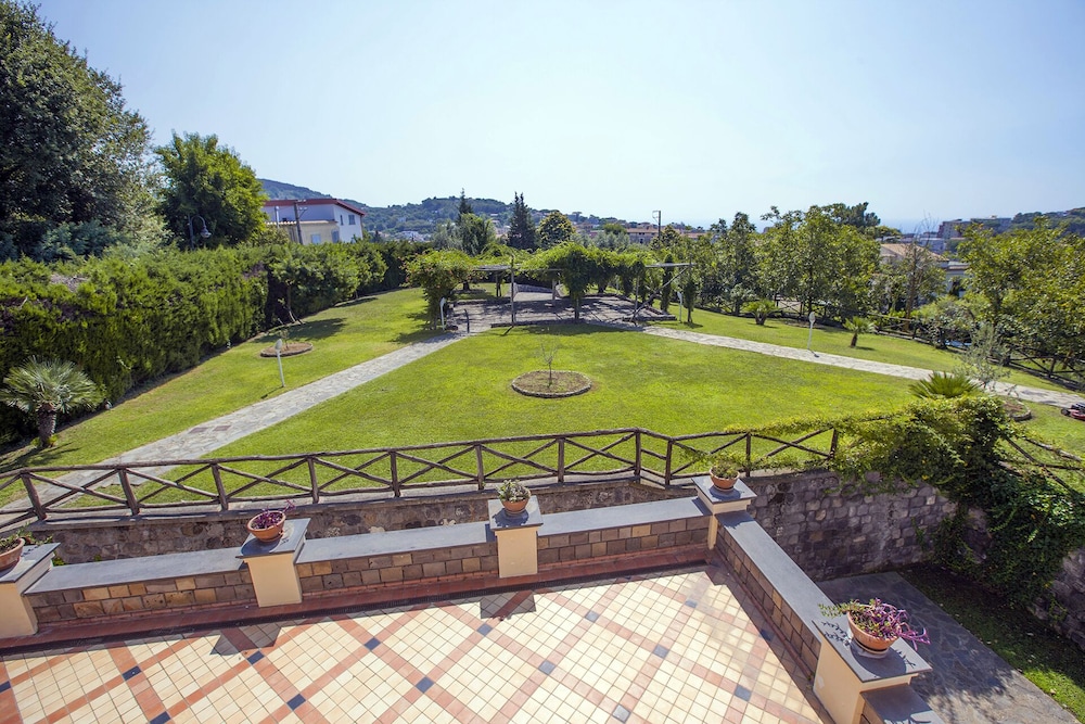 Photo 97