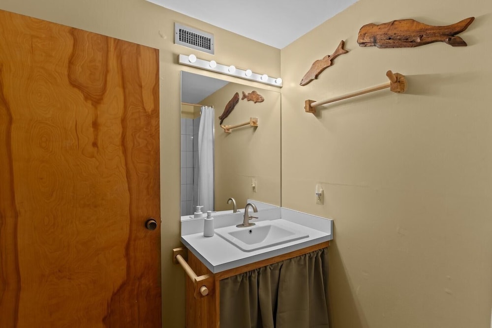 Beach Grove 3 Bedroom Home