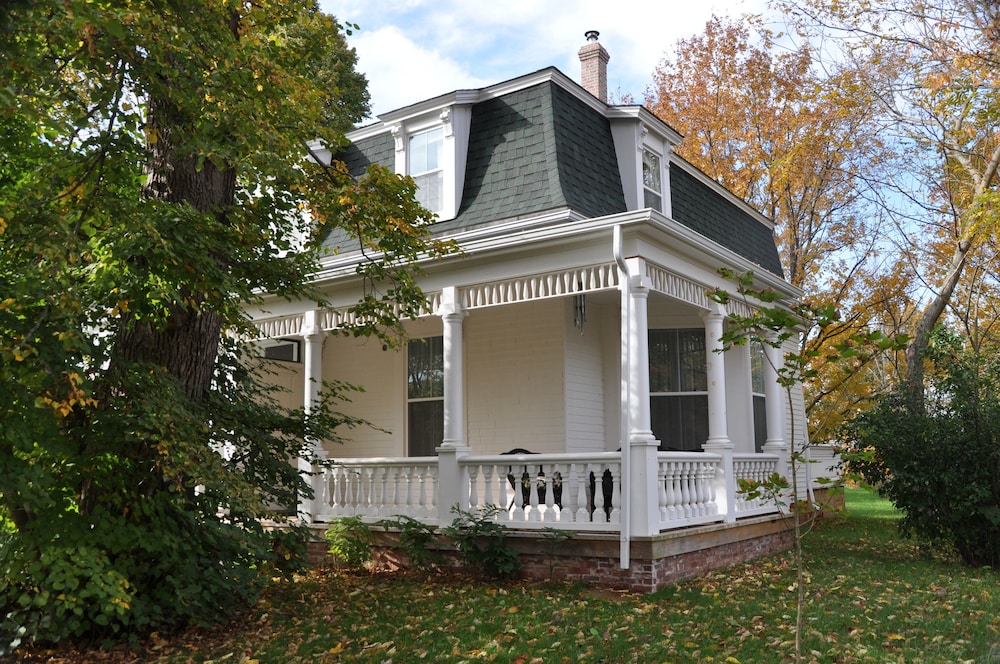 Rayski Guest House