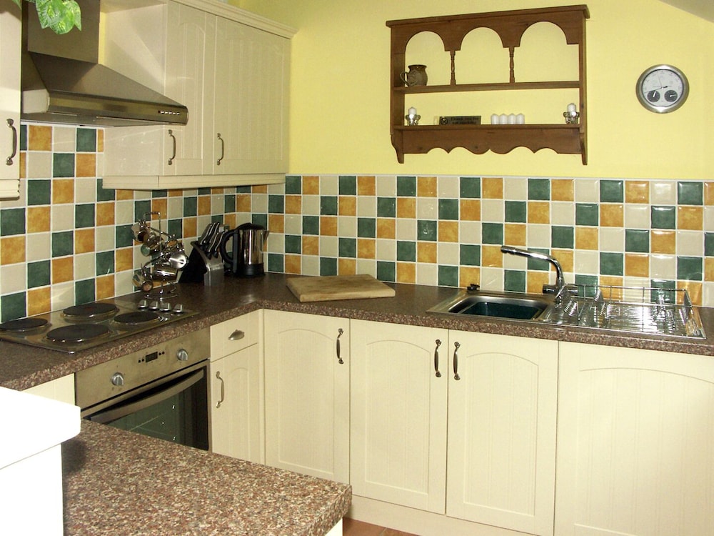 Cwm Derw Cottage view 4