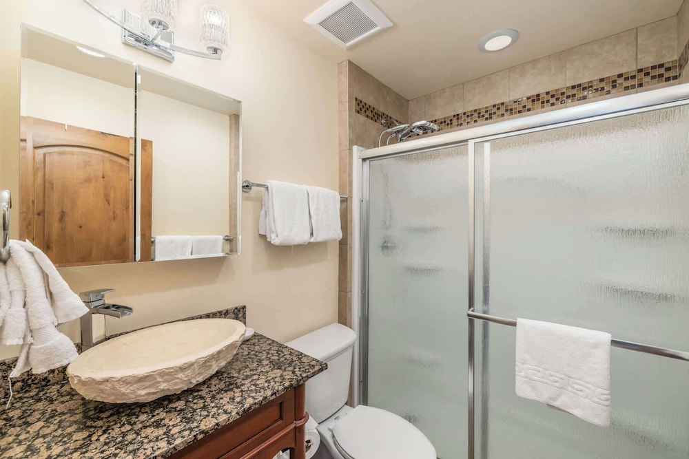 Landmark Vail - Charming Condo for 8 with Resort-style Amenities