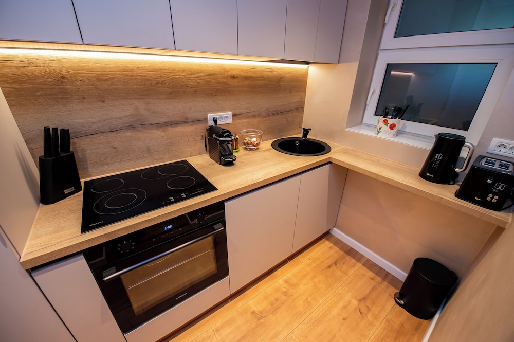 Sakura - One Bedroom Apartment - Next to Victoria Avenue and Cismigiu Park