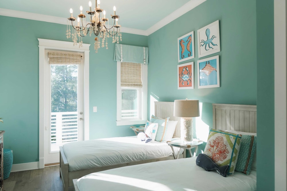 Serenity by the Sea by Avantstay Walk to Beach + Pool Access!
