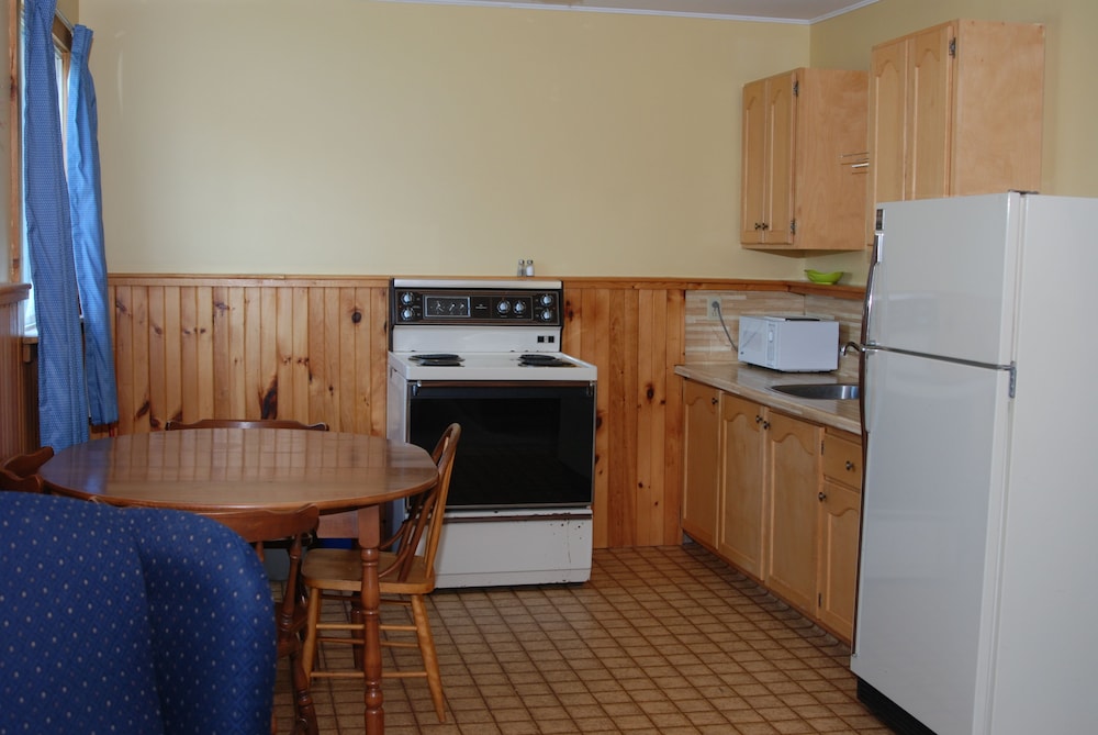 Shining Waters Cottages