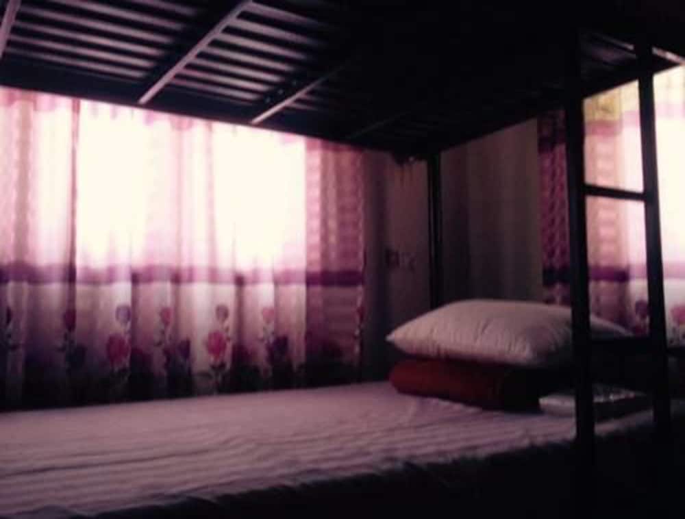 Lux Pillow Hostel