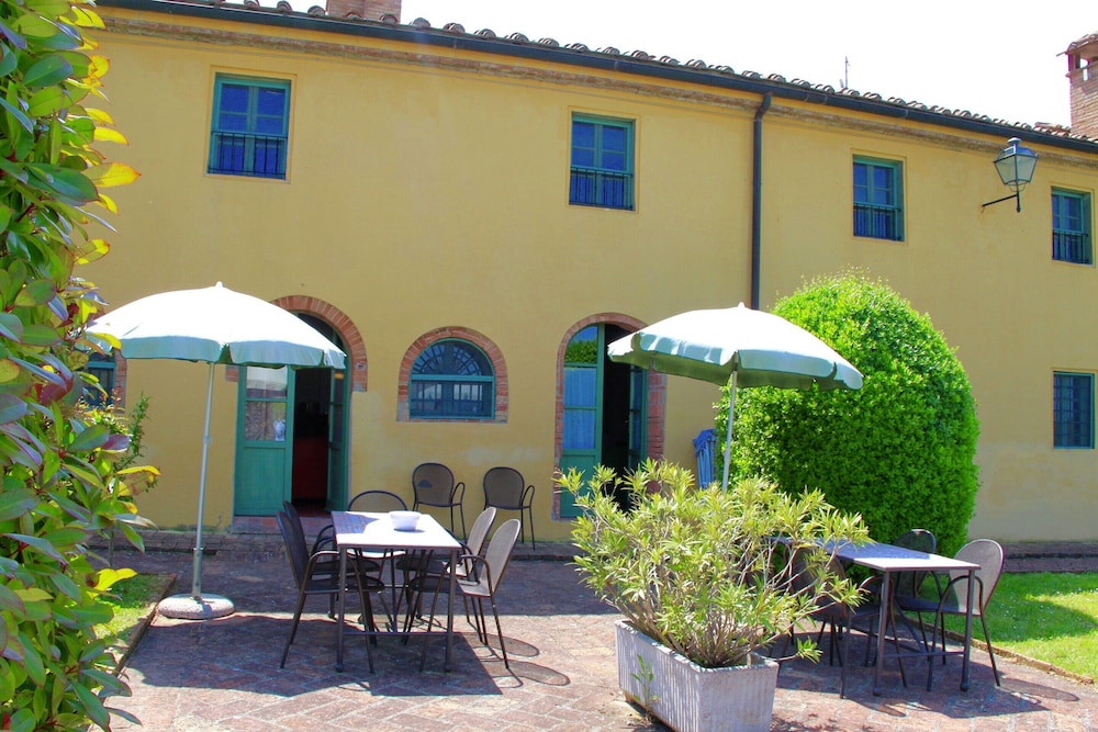 Apartment Between Pisa and Livorno