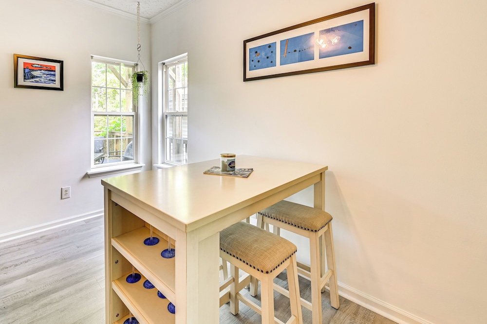 10 Mi to Keeneland: Family Home w/ Deck & Yard