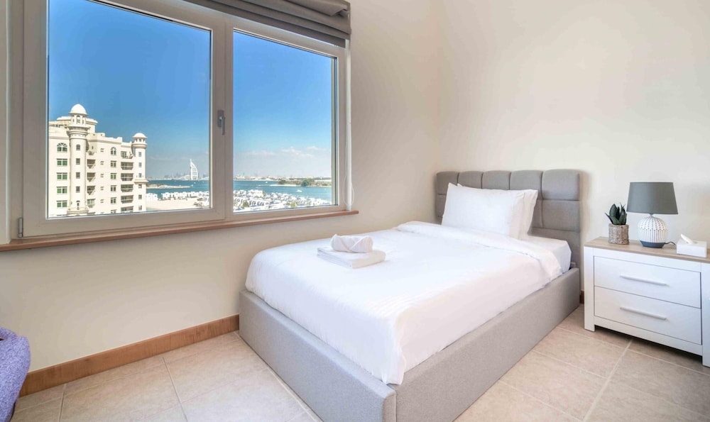 Chic Beachside 3BR Living at the Palm