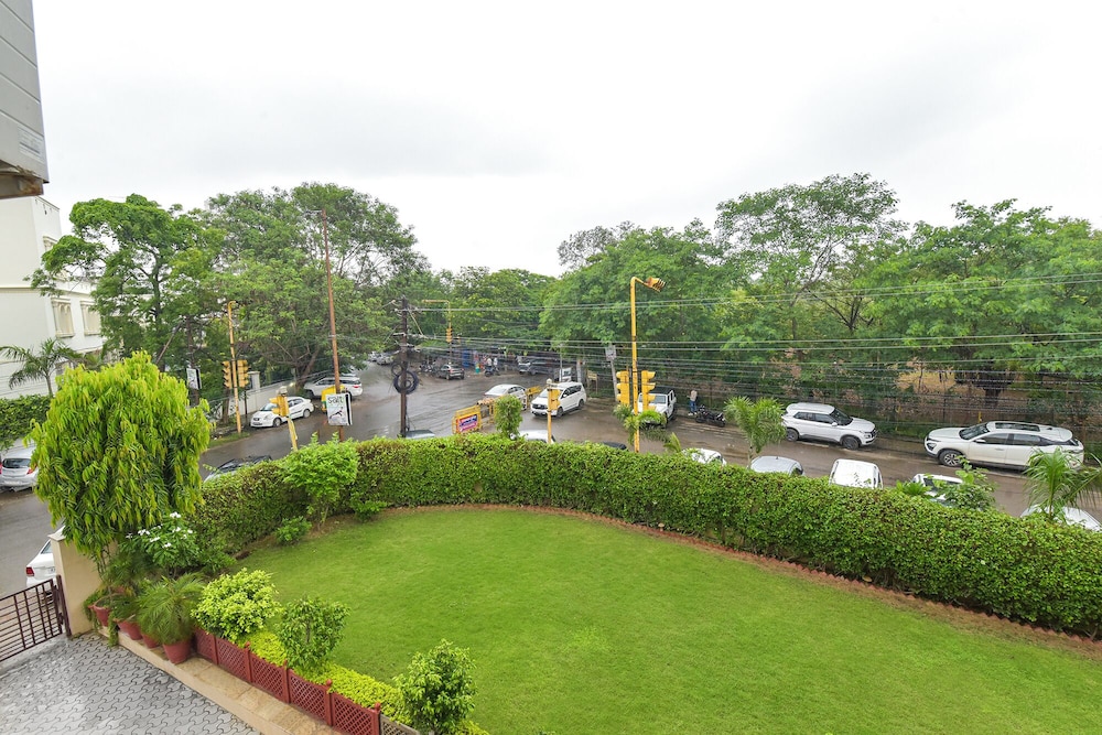 Fabhotel Shikha