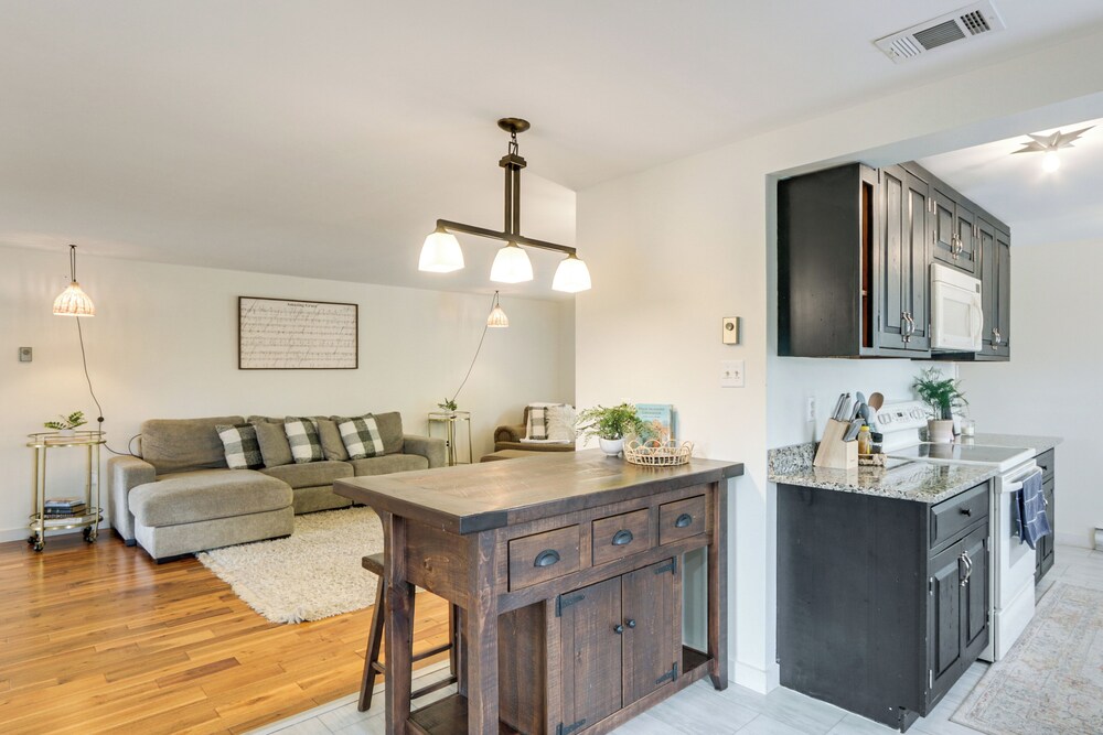 Mtn-view Pleasantville Home on 100 Acres!