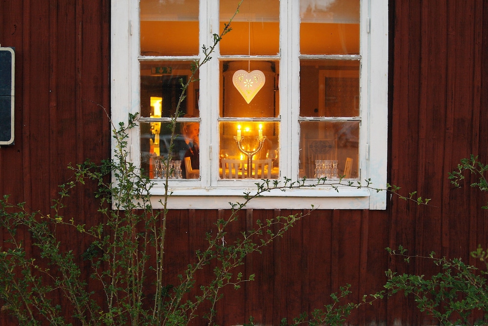 Cafe Sergel Bed & Breakfast