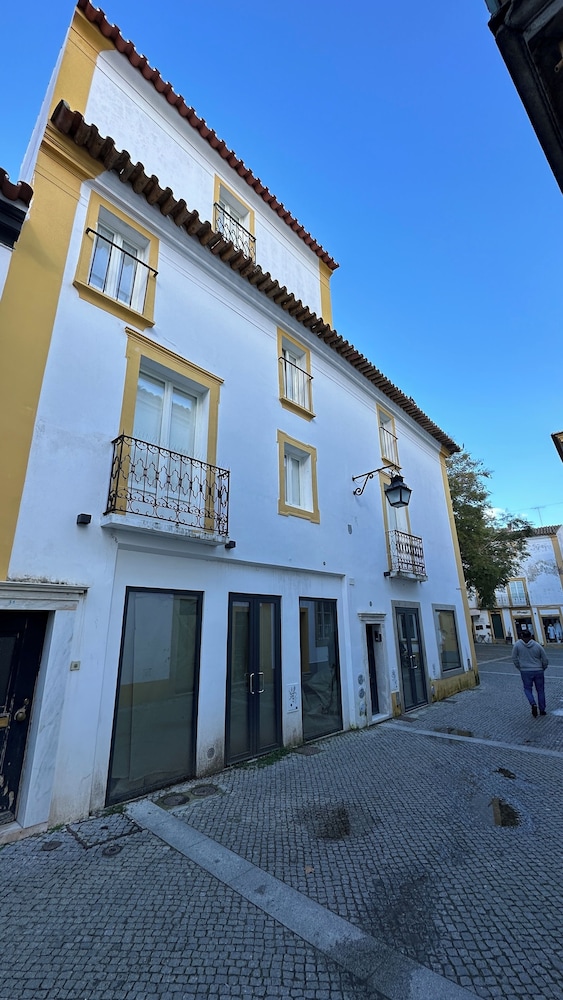 Largo Inn Suites Evora