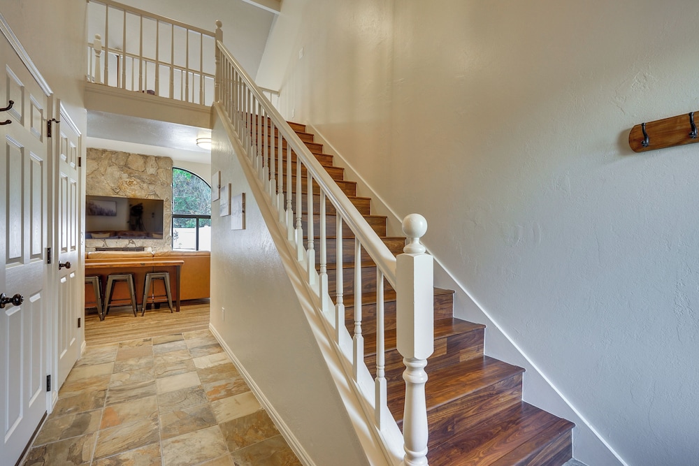 Mtn Views & Canyon Access: Cottonwood Heights Home