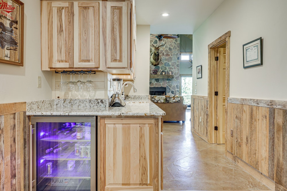 Near Hiking & Snowmobile Trails: Wabeno Cabin!