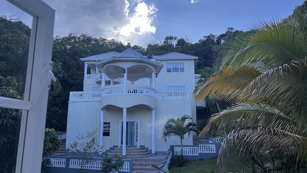 All Nations Guesthouse