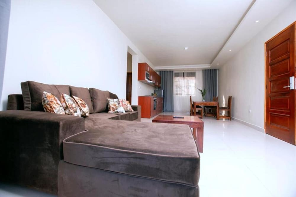 Deluxe 2-bed Apartment With Swimming Pool view 4