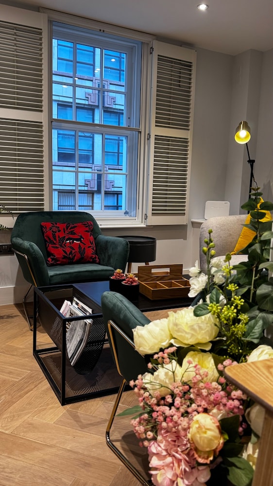 Chic Central London Apart in Soho Mayfair