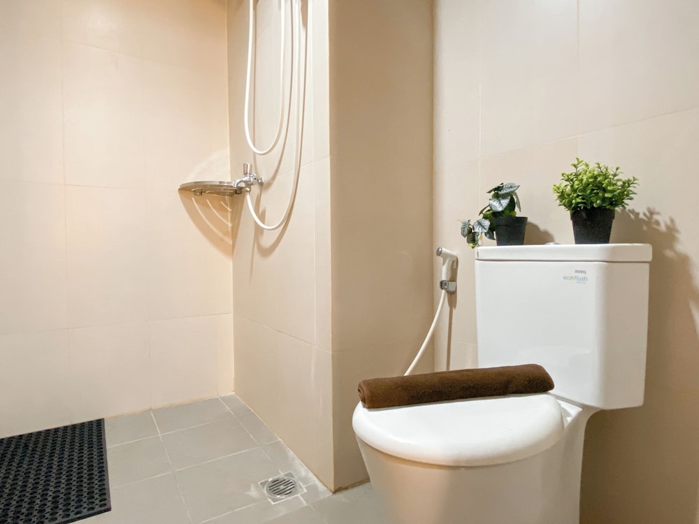 Great Choice 2Br At Lrt City Jatibening Apartment
