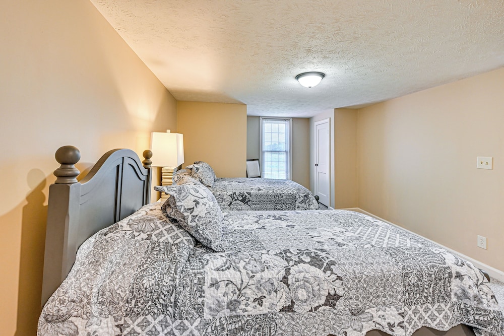 Rural & Private Dover Retreat: Close to Wineries!