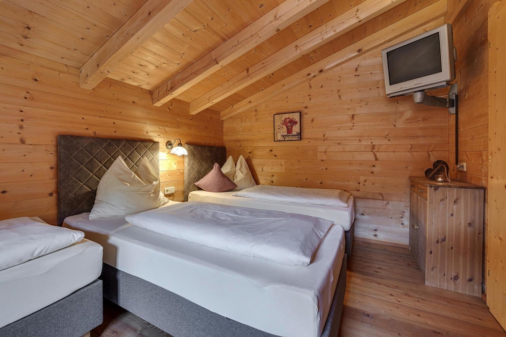 Chalet in Fugen Near Spieljochbahn Lift