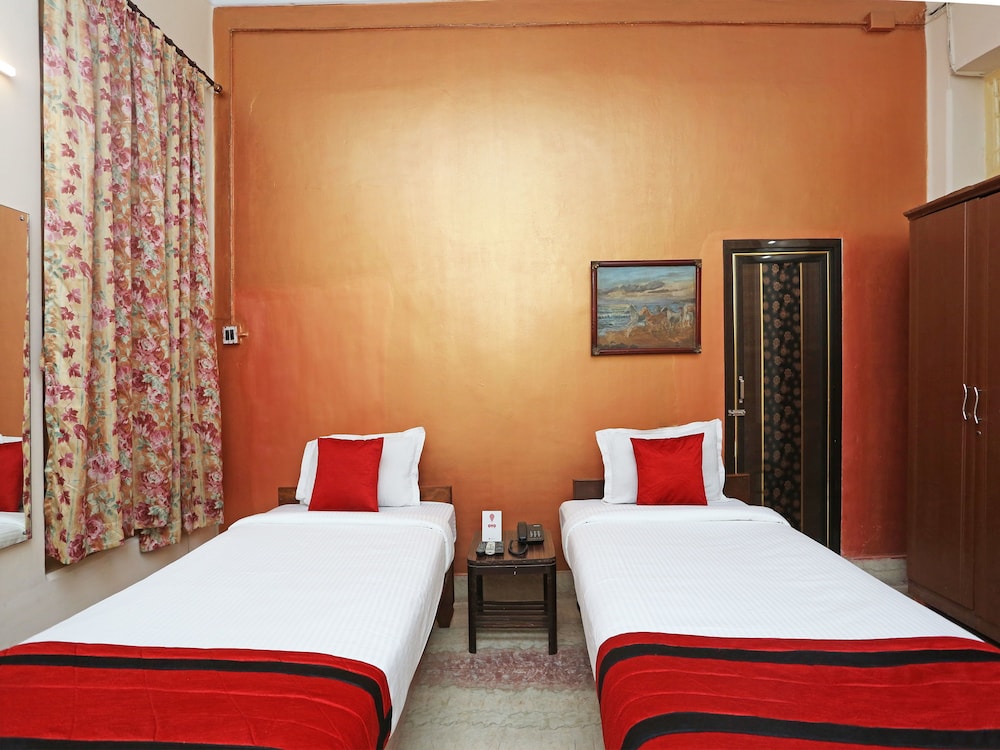 OYO 11896 Marble Palace Guest House