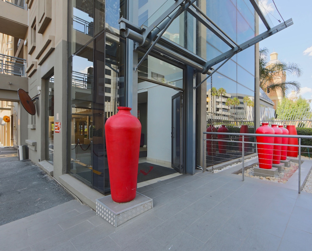 Prestige Apartment Sandton at Westpoint