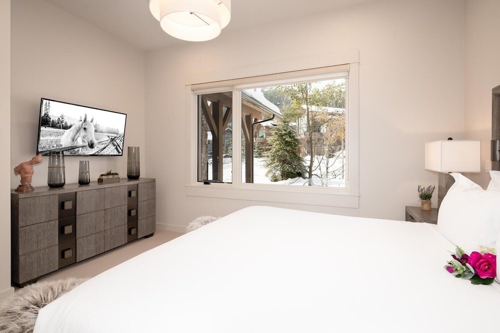 83b Lodgeside 3 Bedroom Townhouse by Moonlight Basin Lodging view 3