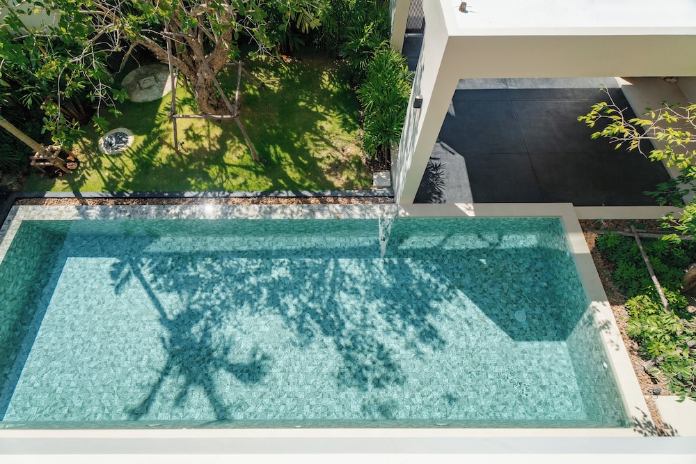 Modern Tropical Pool Villa - Saiyuan