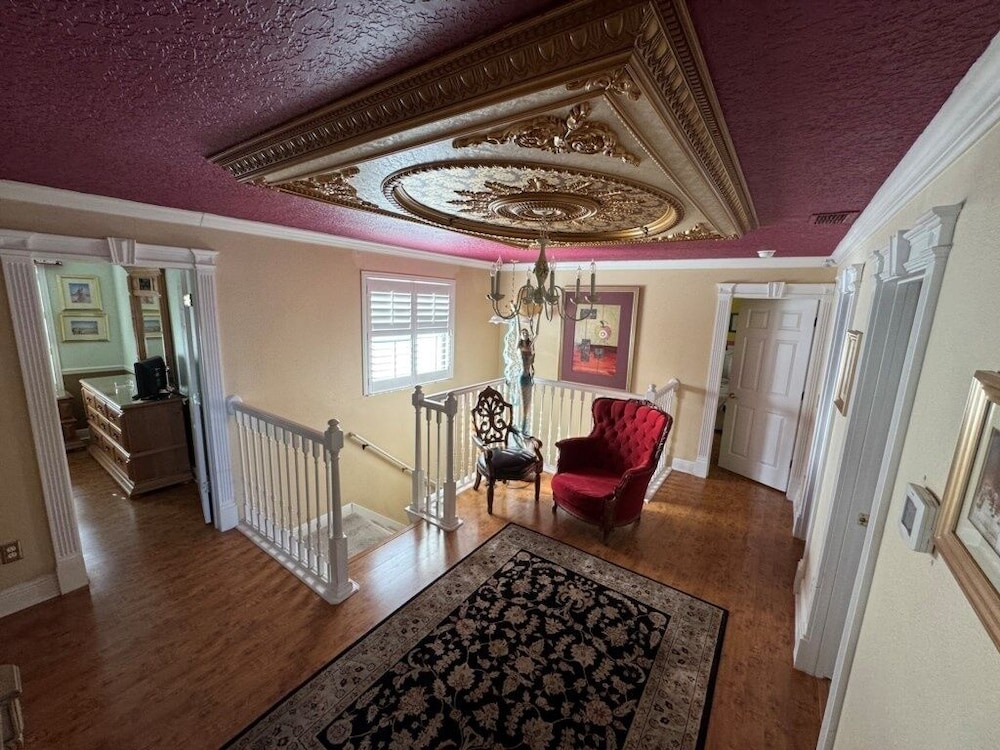 Southern Comfort 8 Bedroom Home