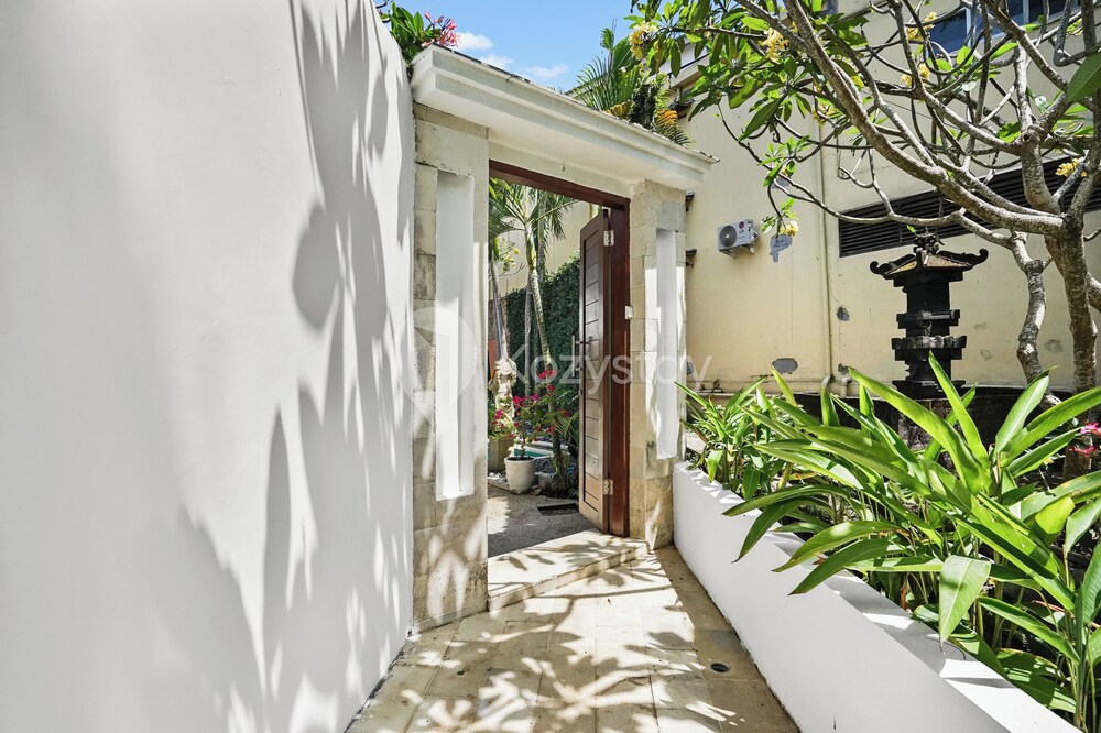 Jaya Villa by Kozystay - Canggu