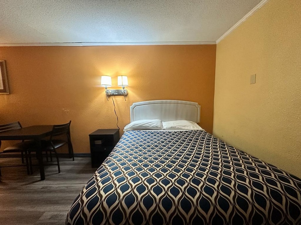 Loyalty Inn Rockingham view 4