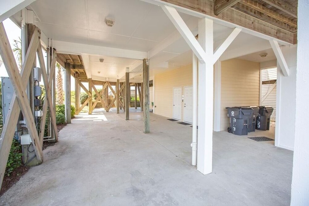 Paw-paw's Place 6 Bedroom Home by RedAwning