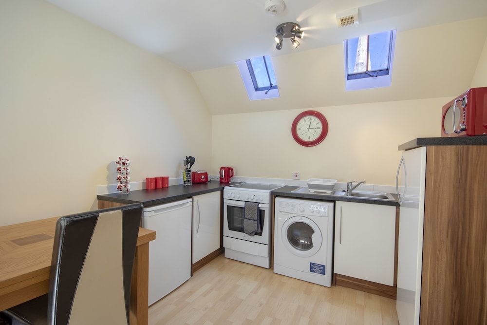 7 Varis Apartments