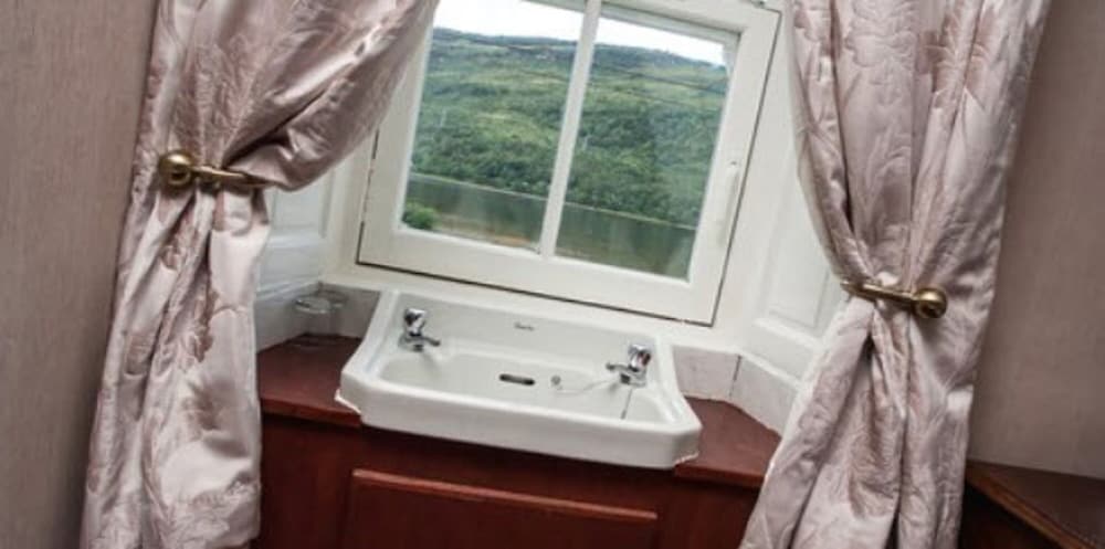 Cairndow Stagecoach Inn