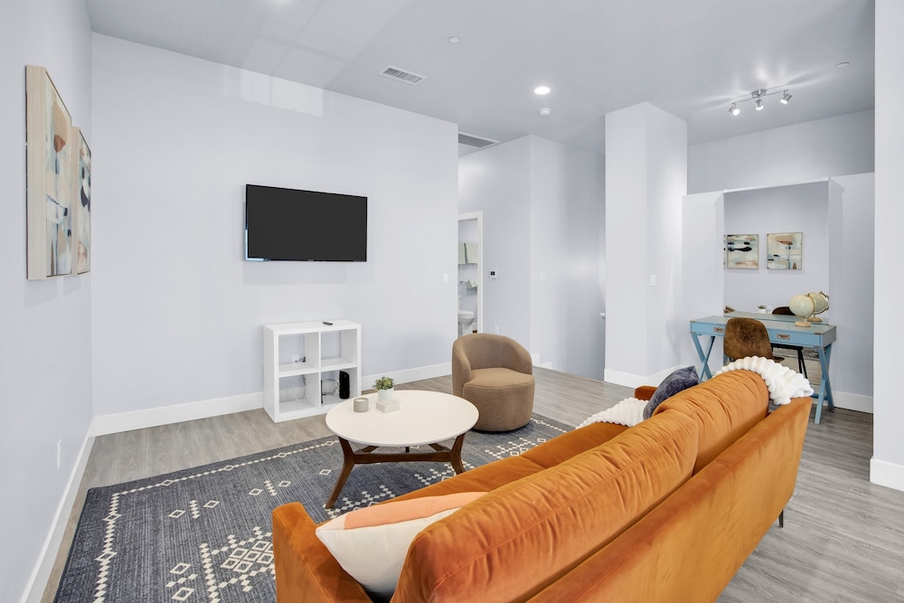 North Hollywood Vacations - Noho by Avantstay North Hollywood Townhome - Property Image 15