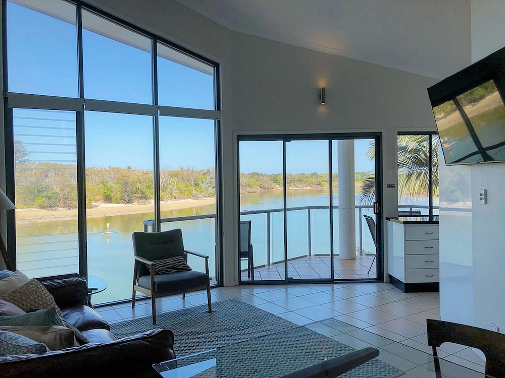 Sunrise Cove Holiday Apartments
