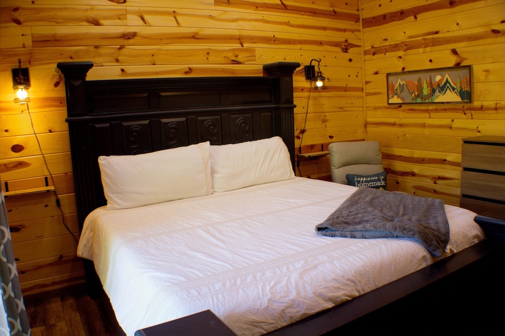 Vixen Run 4 Bedroom Cabin