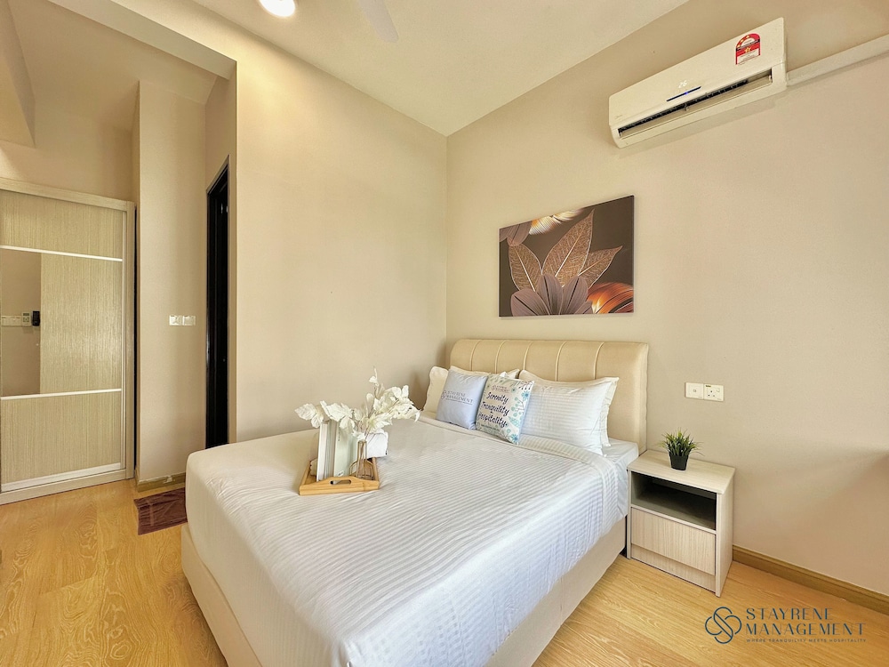 Country Garden Danga Bay Sea View Homestay by Stayrene
