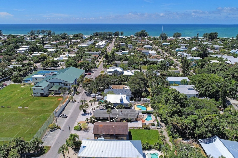 Island Gem A 2 Bedroom Villa by RedAwning view 4