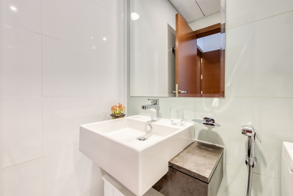 Capital Living On Reem: The Arc Towers