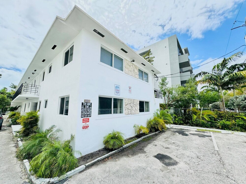 Enjoy Miami Top Location Free Parking Book Now