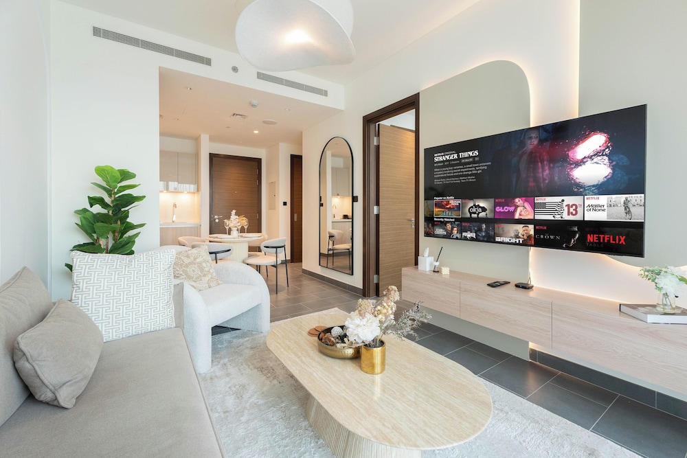 Chic 1BR Apartment - The Crest Dubai