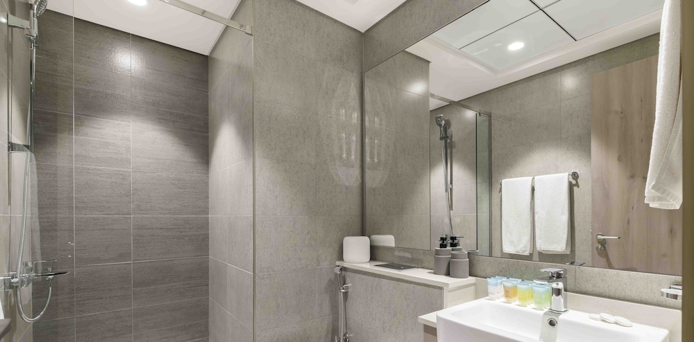 LUX The Dubai Hills Executive Suite