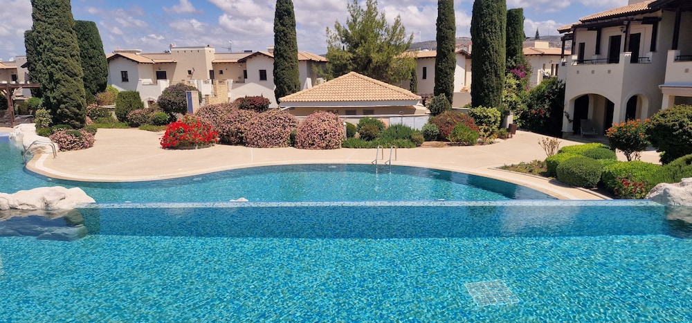 Zc02 Aphrodite Hills- Communal Pool, Garden