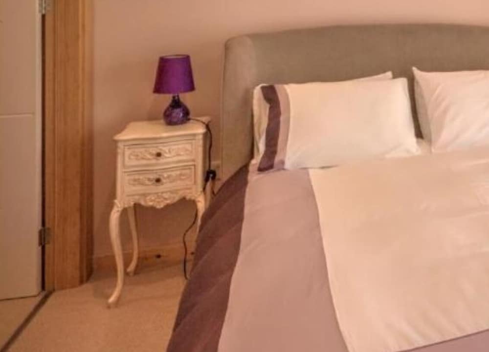 Charming 1-bed Cottage in Inverness view 4