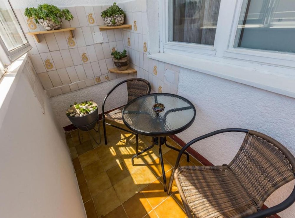 Stylish Two Bedroom Apartment Retreat With Balcony in Zadar