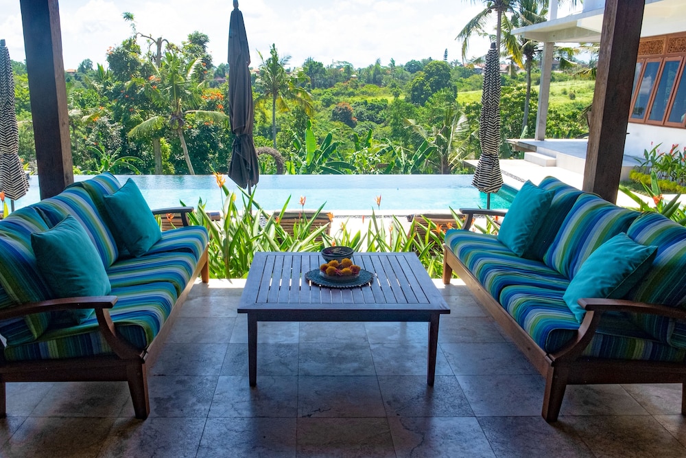 Lebah Villas
