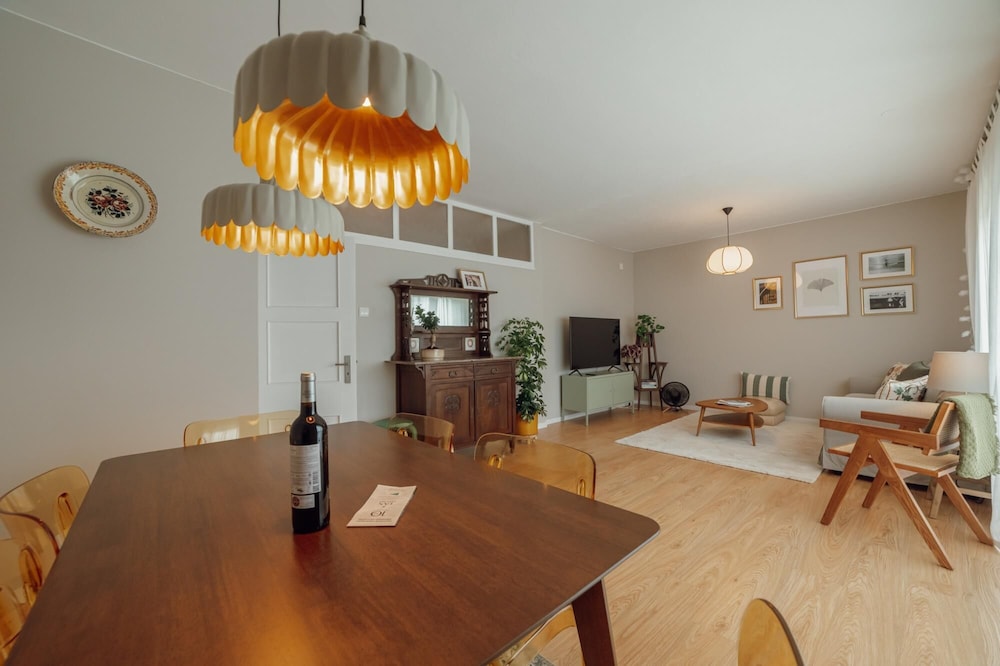 Bright Stylish Apartment Near Parque DA Cidade view 3