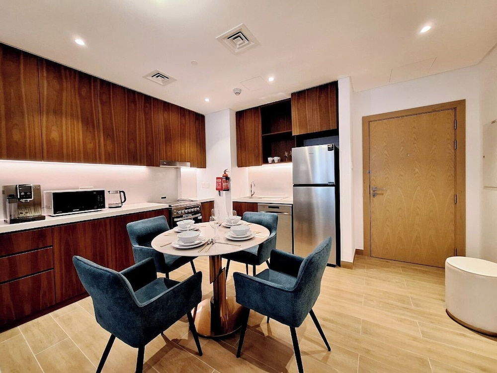 Stylish 1BR Apartment in La Sirene